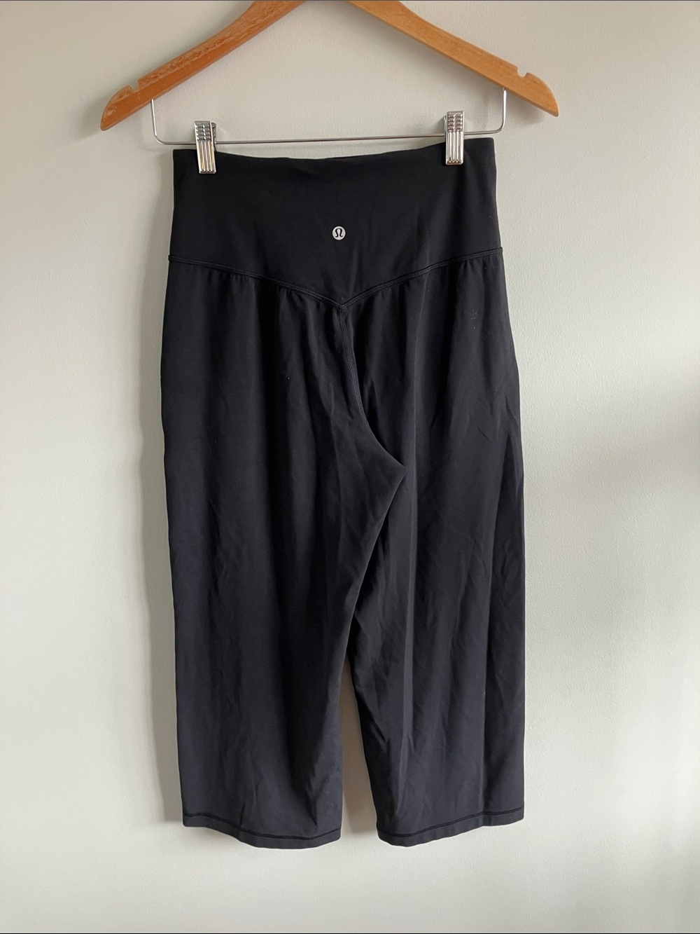 Lululemon align wide leg crop black size 6 - Picture 6 of 8